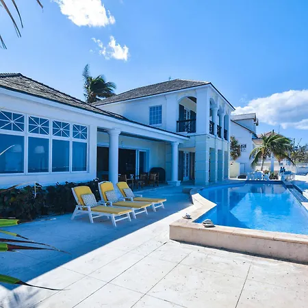 La Mouette Cable Beach Bahamian Villa